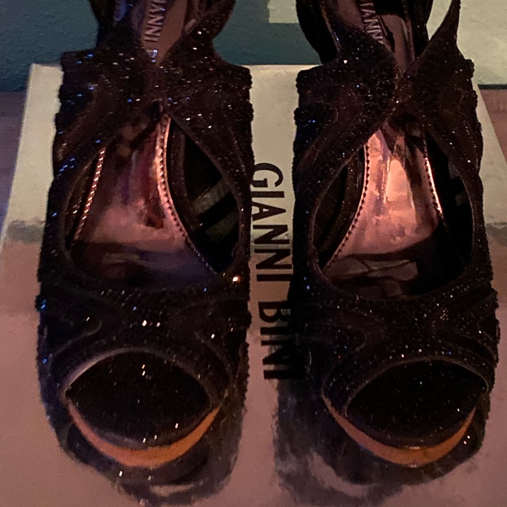 Gianni Bini black sharissah heel. Size 7